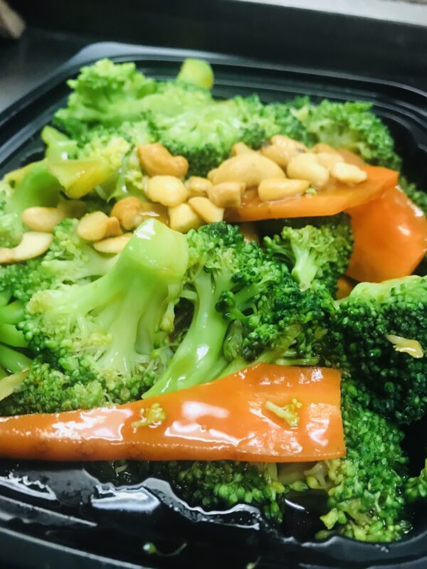 Broccoli with Cashew Nuts